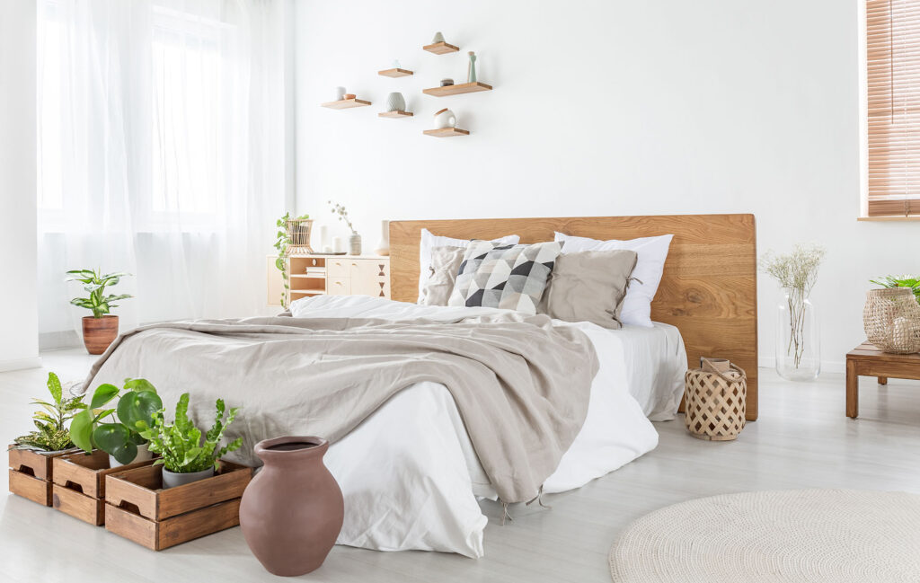 Natürliches Schlafzimmer in Erdtönen