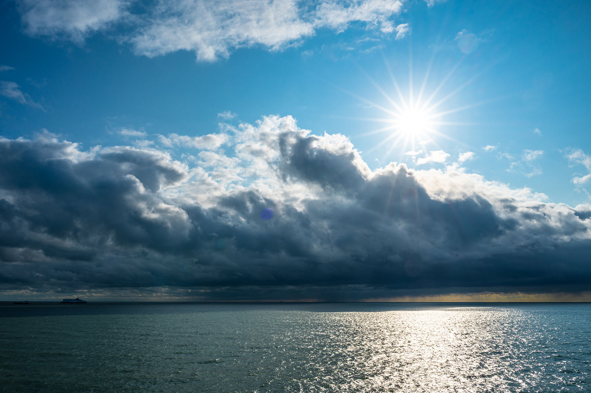 Enegetische Stimmung an der Küste Englands