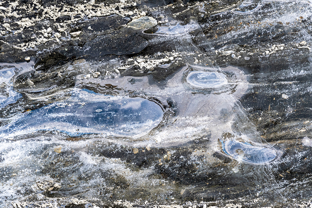 In den Eishöhlen des Furgggletschers bei Zermatt. Symbolbild für ausgelagerte emotionale Blockaden